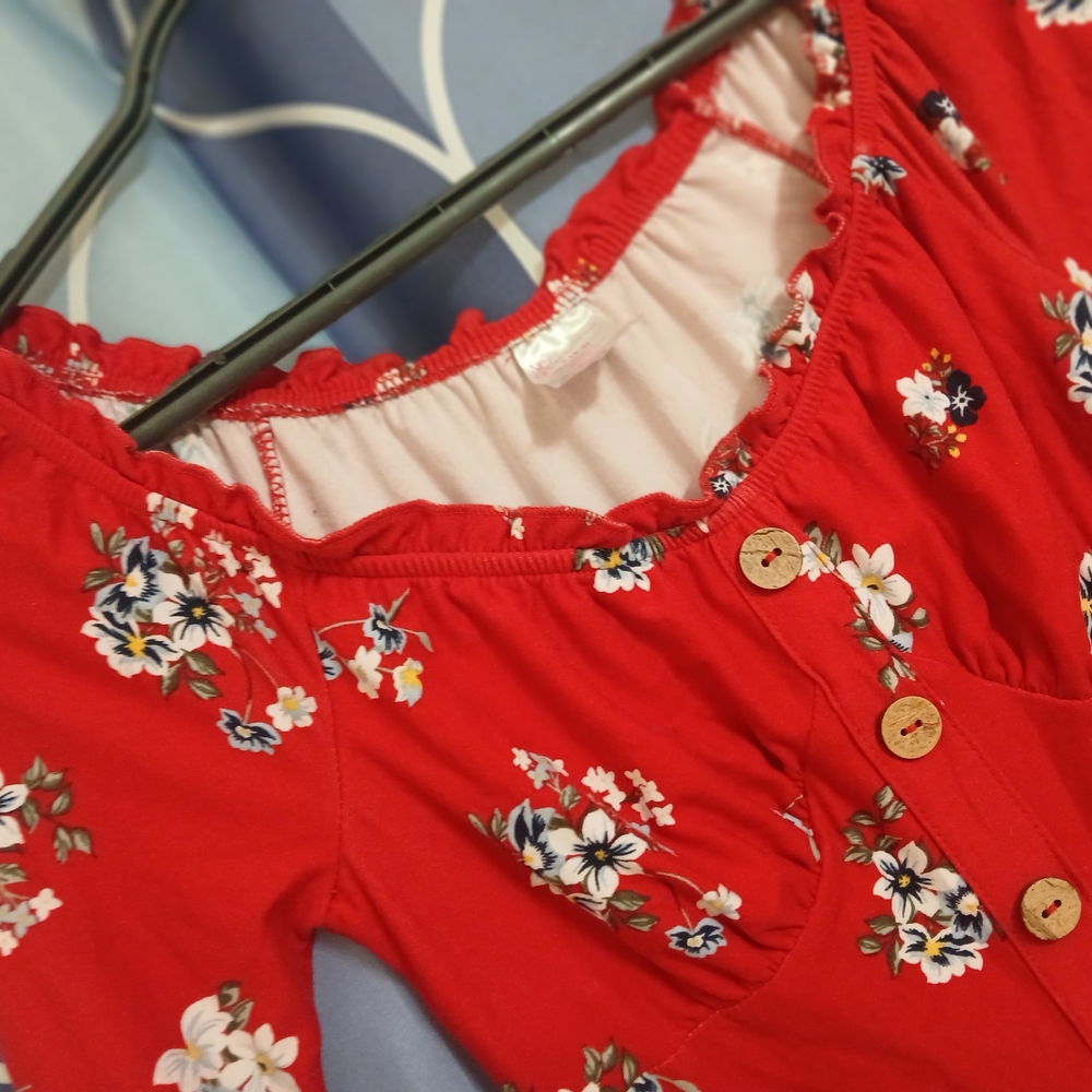 Red Floral Mini Off-shoulder Dress W/ Faux Buttons & Ruffled Neckline Medium - Picture 13 of 14